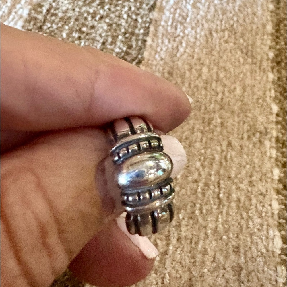 James Avery Silver Women's Ring.  Size 6.  Fast Shipping.